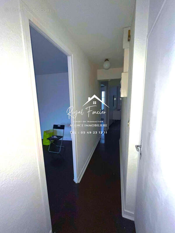 Entrée - Appartement à CHATELLERAULT