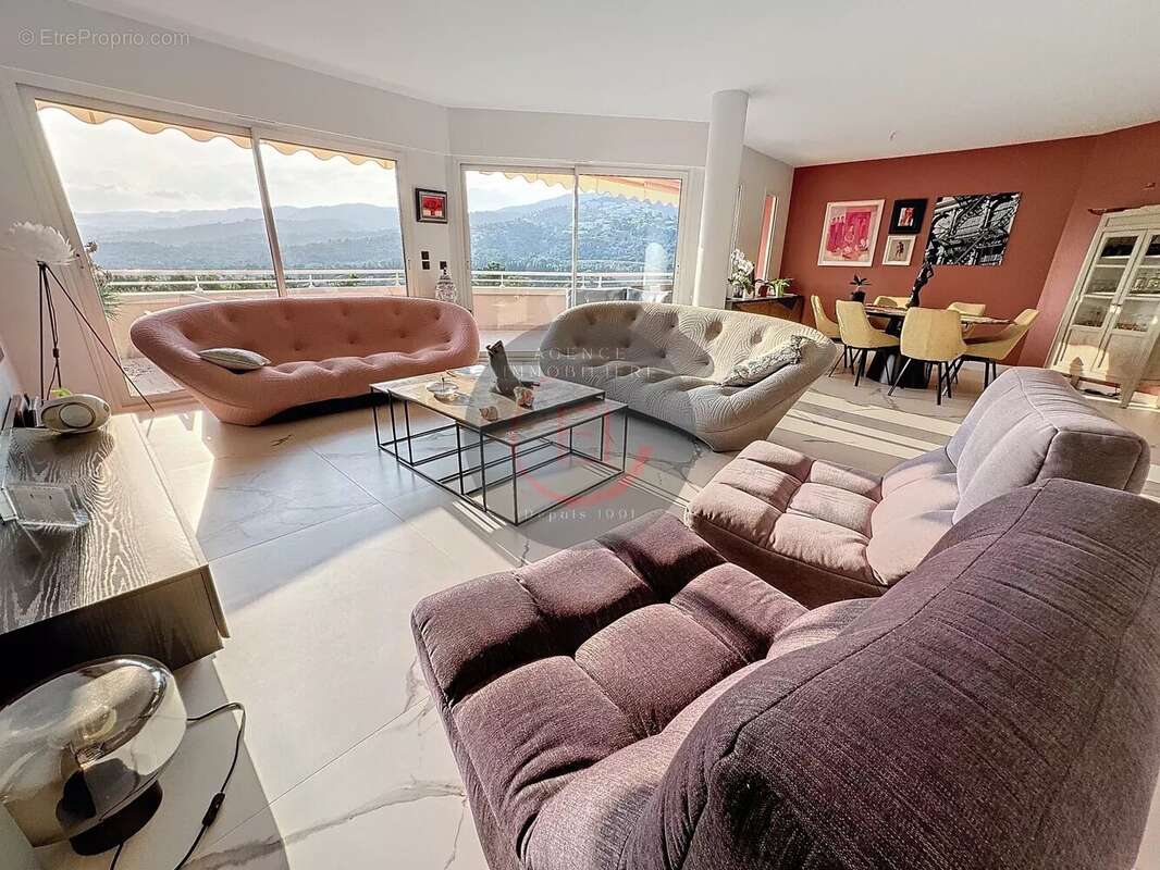 Appartement à MANDELIEU-LA-NAPOULE