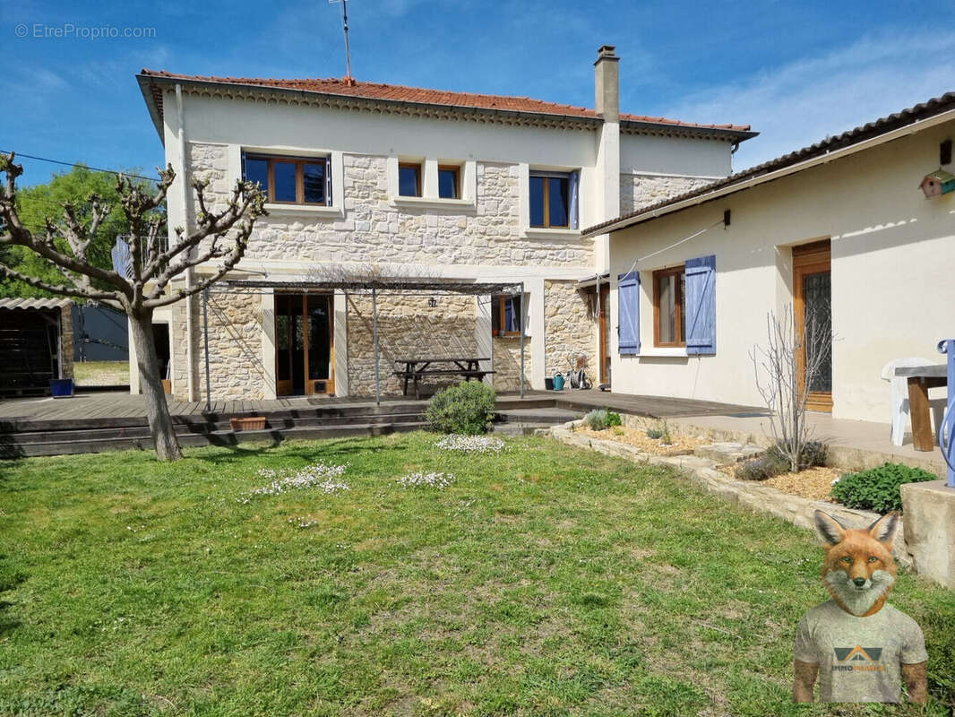 Maison à SAINT-HILAIRE-DE-BRETHMAS