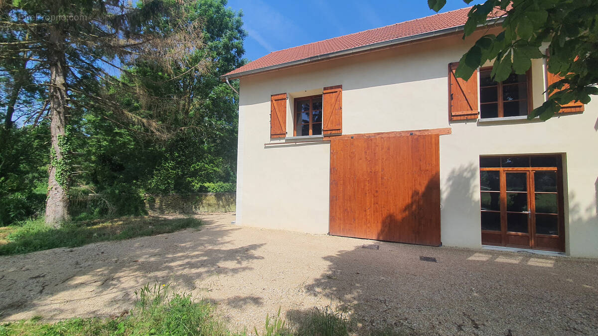 Maison à CREMIEU