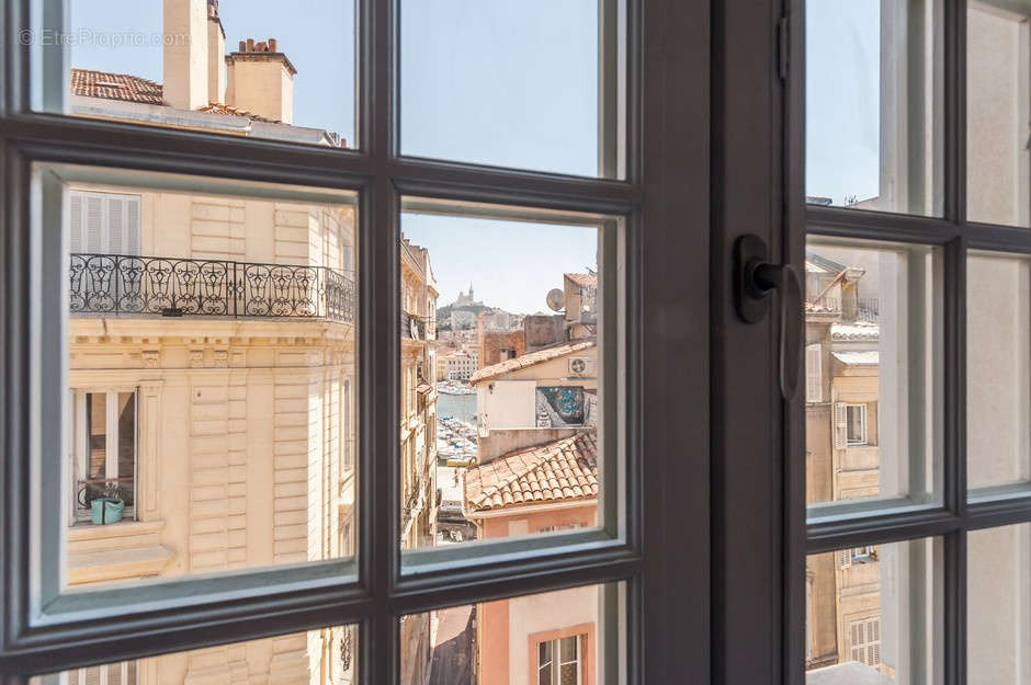 Appartement à MARSEILLE-2E