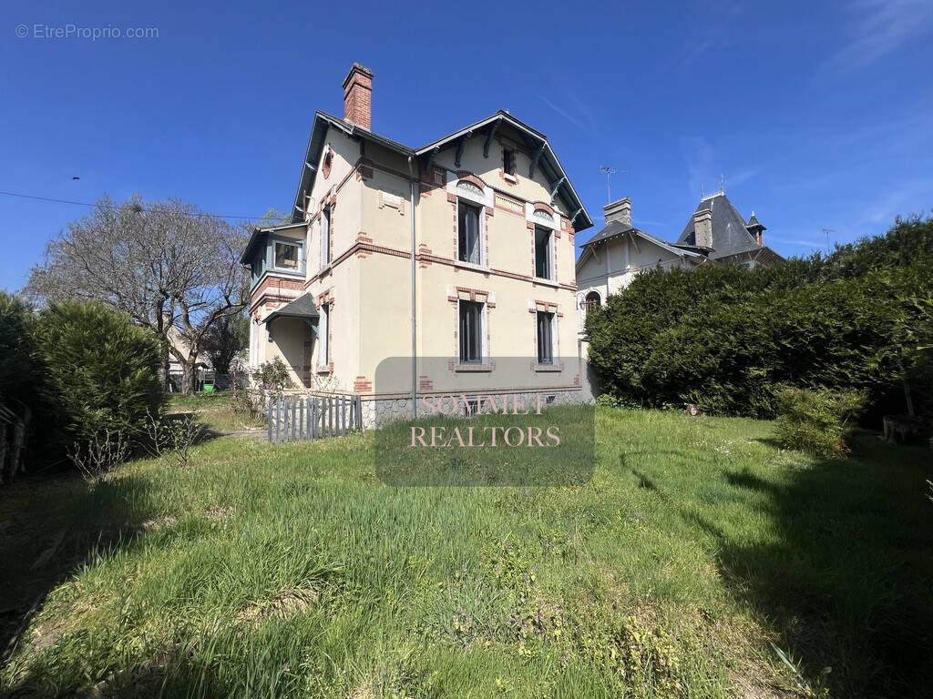 Maison à LIGNY-LE-RIBAULT