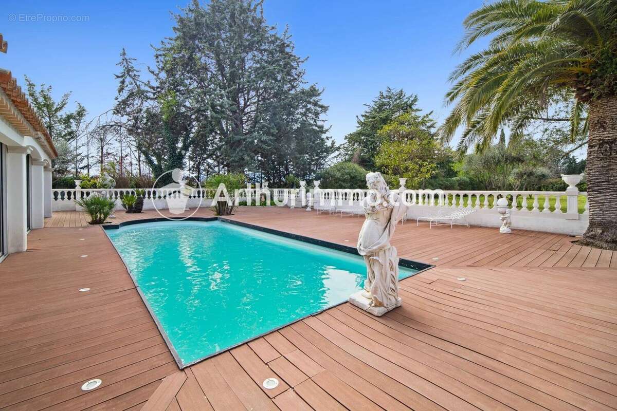 Maison à LE LUC