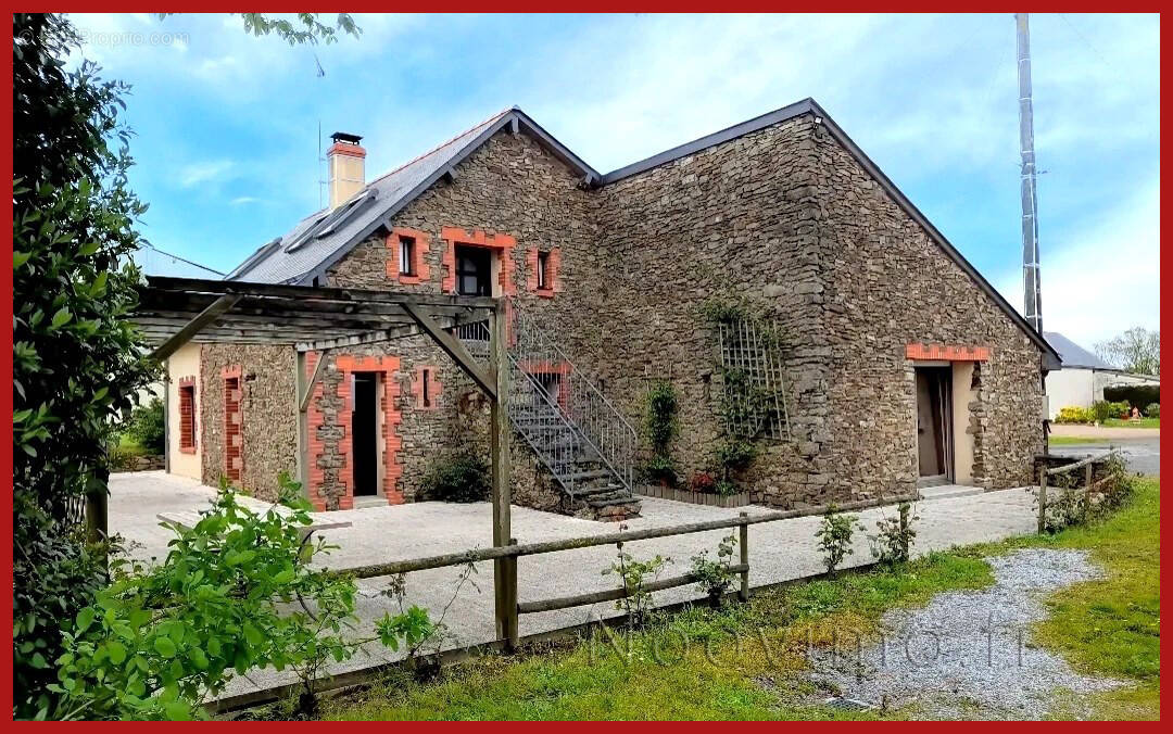 Maison à SAINT-HERBLON