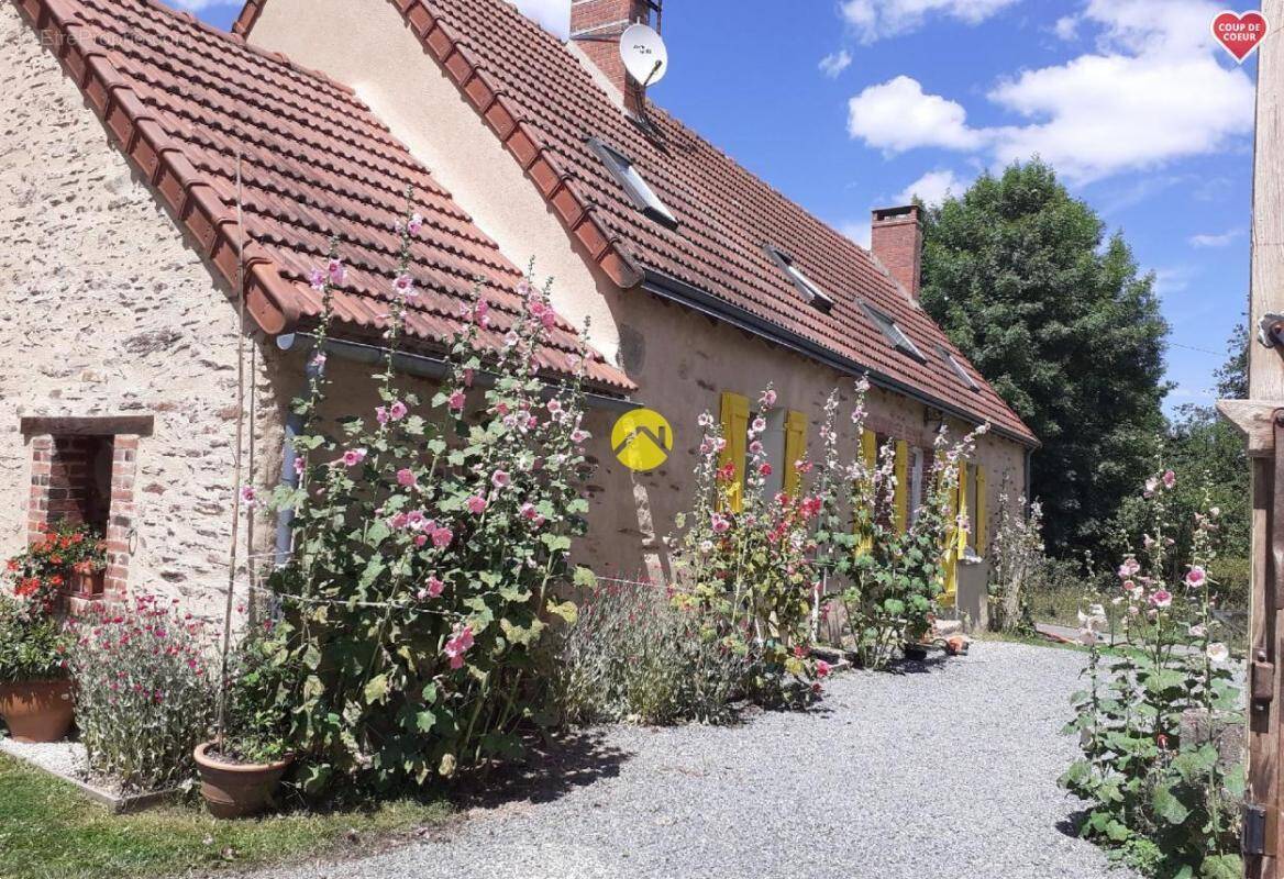 Maison à MOUTIER-MALCARD