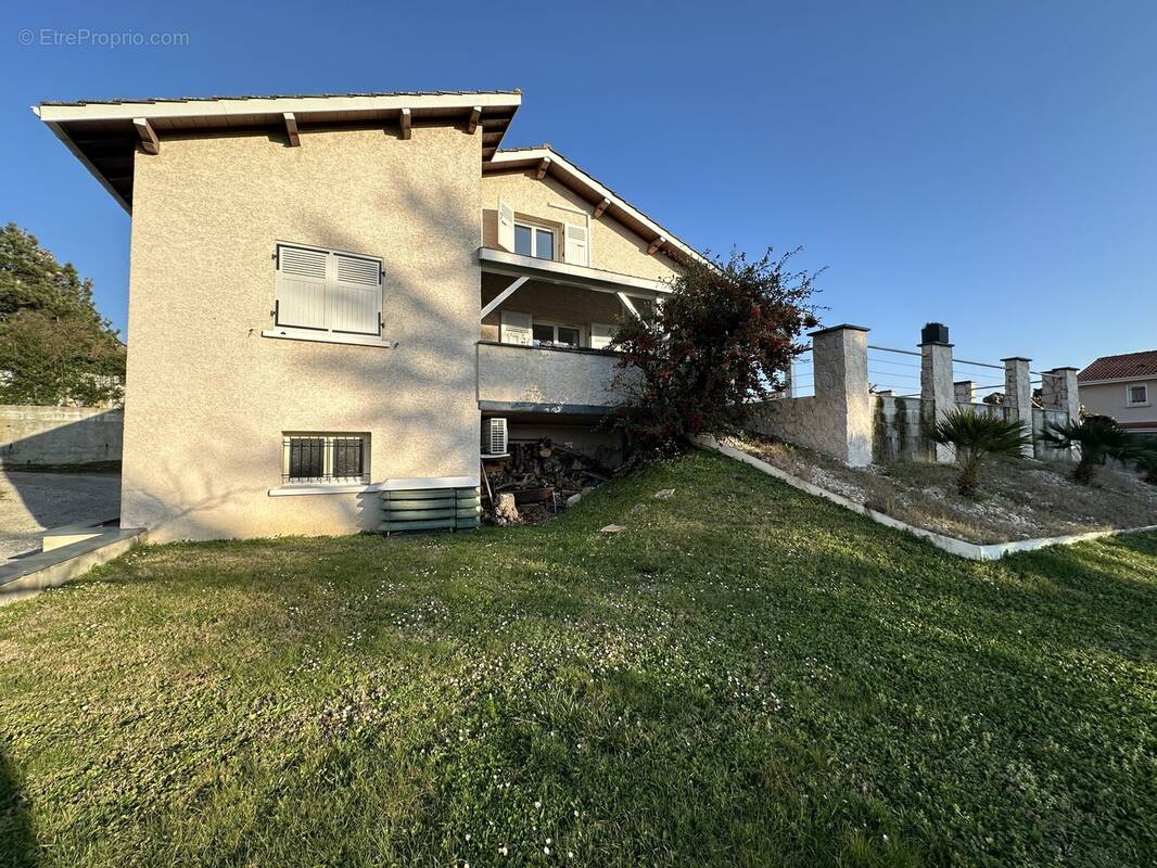 Maison à SAINT-CLAIR-DU-RHONE
