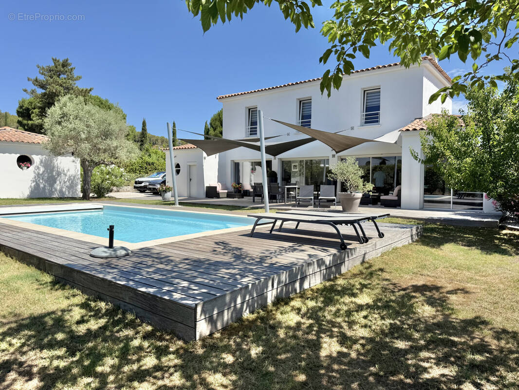 Maison à LA CRAU