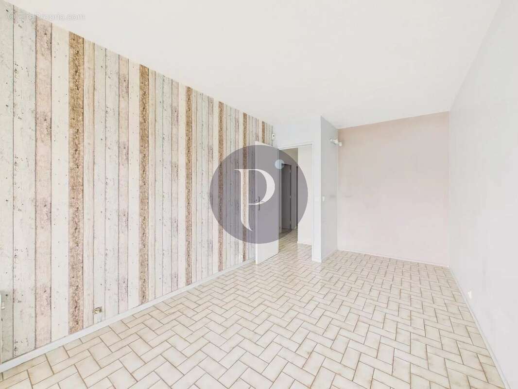 Appartement à VERRIERES-LE-BUISSON