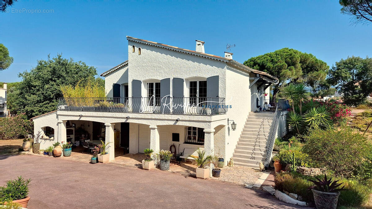 Maison à PUGET-SUR-ARGENS