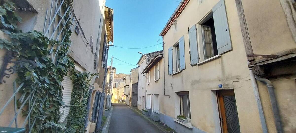 Maison à LAYRAC