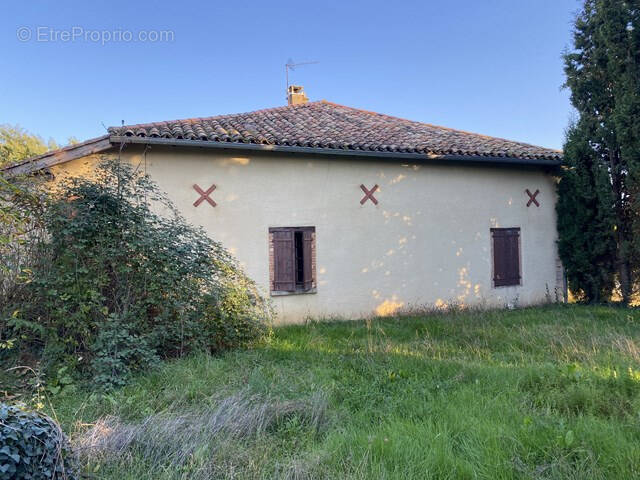 Maison à NEGREPELISSE