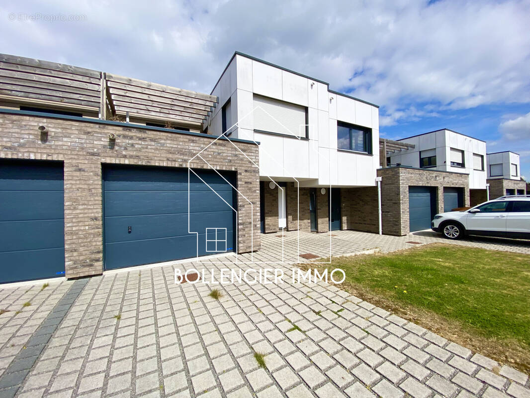 Maison à HAZEBROUCK