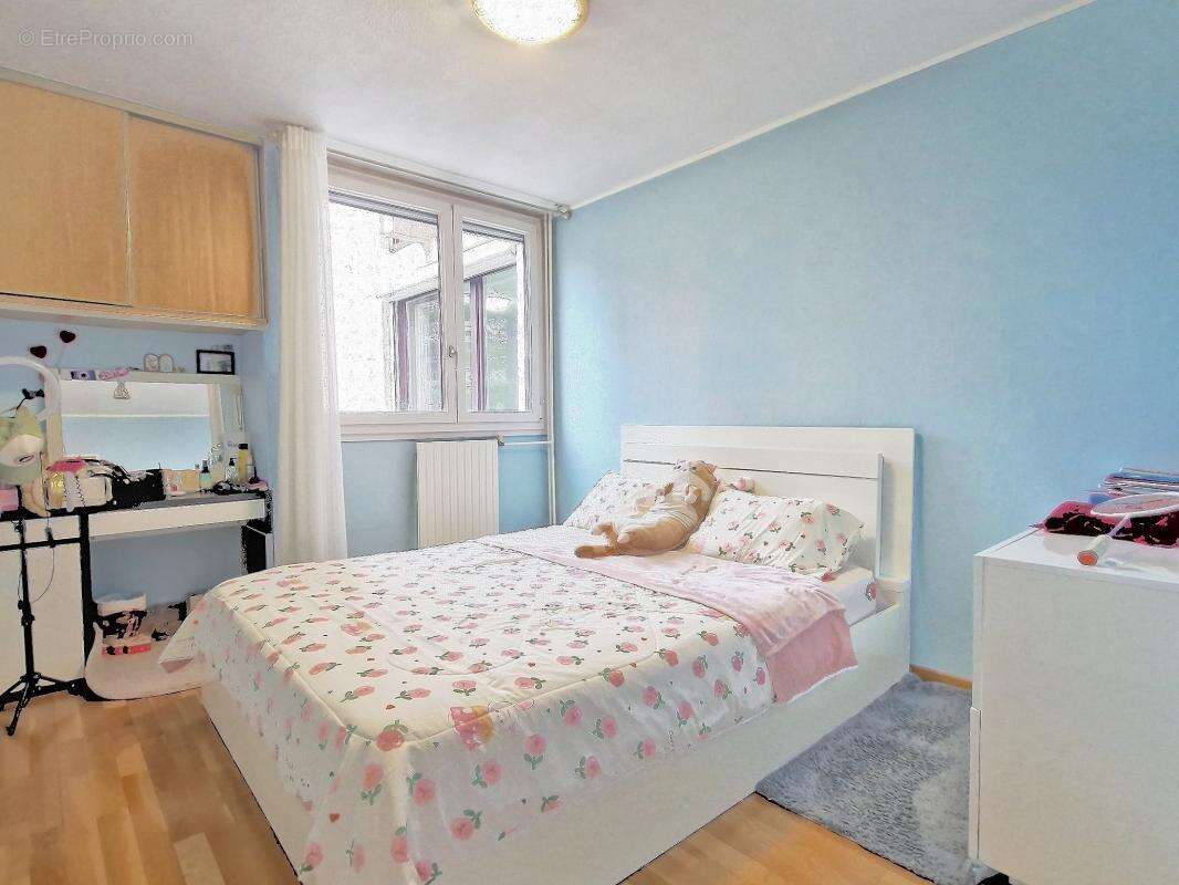 Appartement à DECINES-CHARPIEU