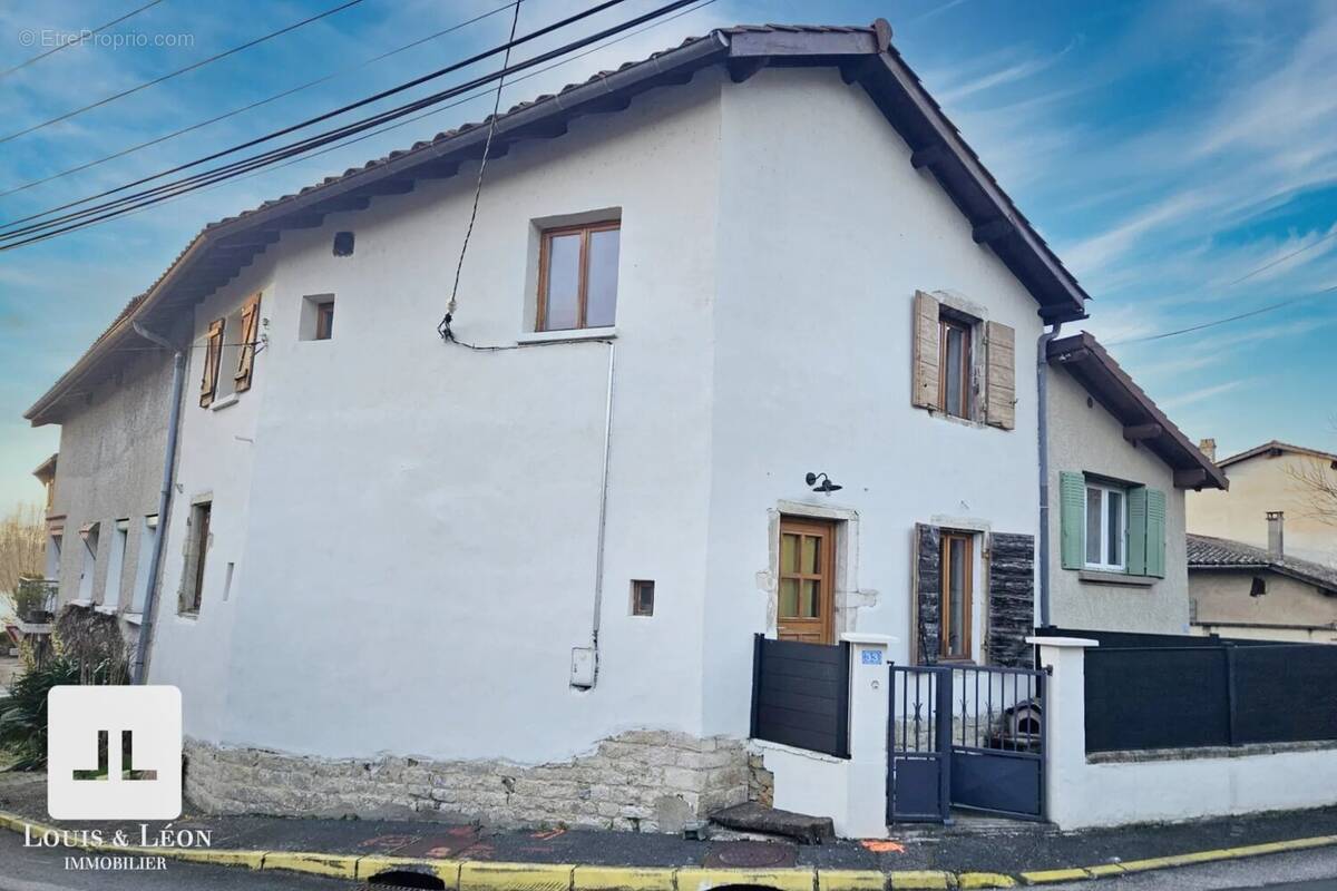 Maison à JASSANS-RIOTTIER