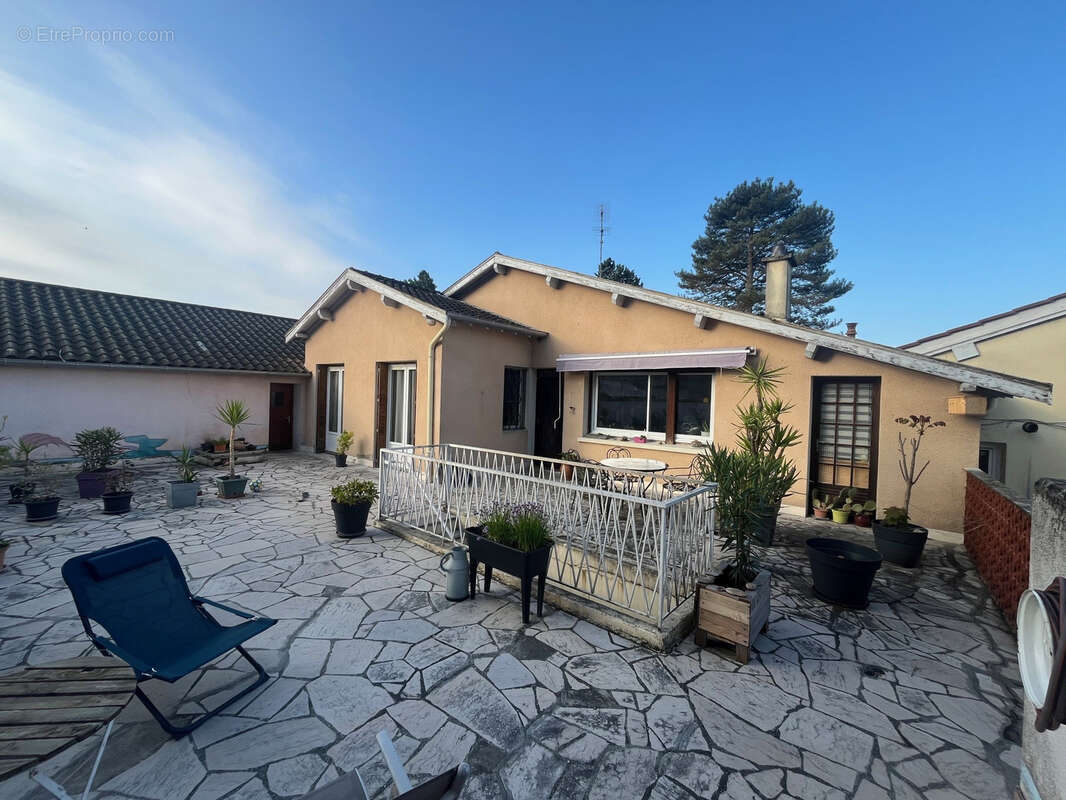 Appartement à MONTMERLE-SUR-SAONE