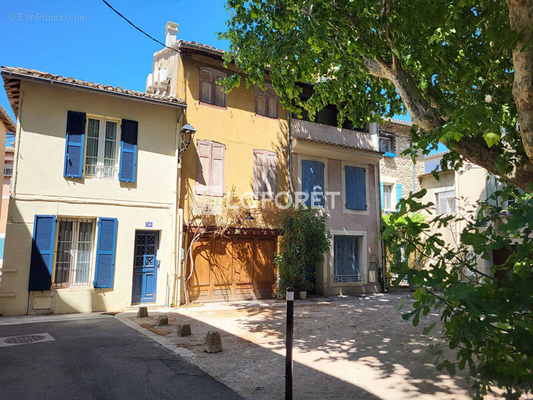 Maison à L&#039;ISLE-SUR-LA-SORGUE