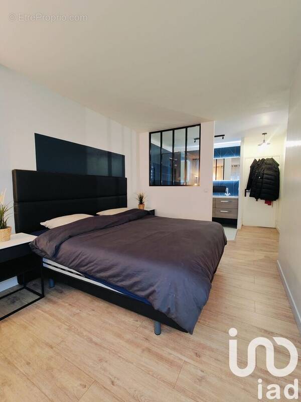 Photo 1 - Appartement à COURBEVOIE