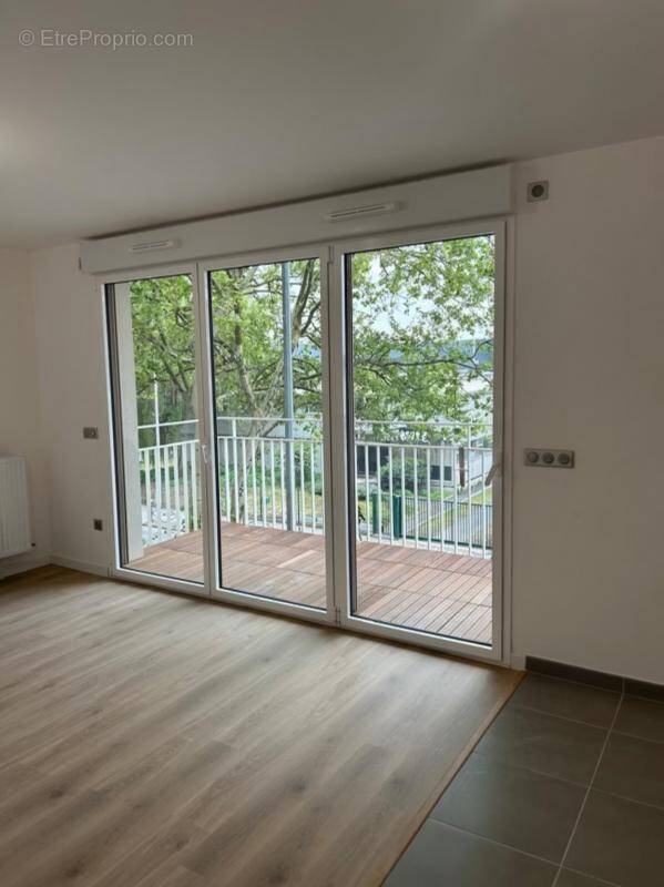 Appartement à VILLENEUVE-LA-GARENNE