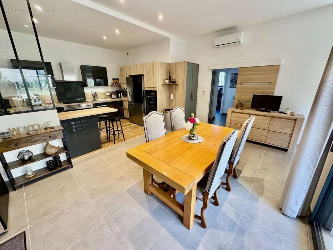 Appartement à VALLAURIS