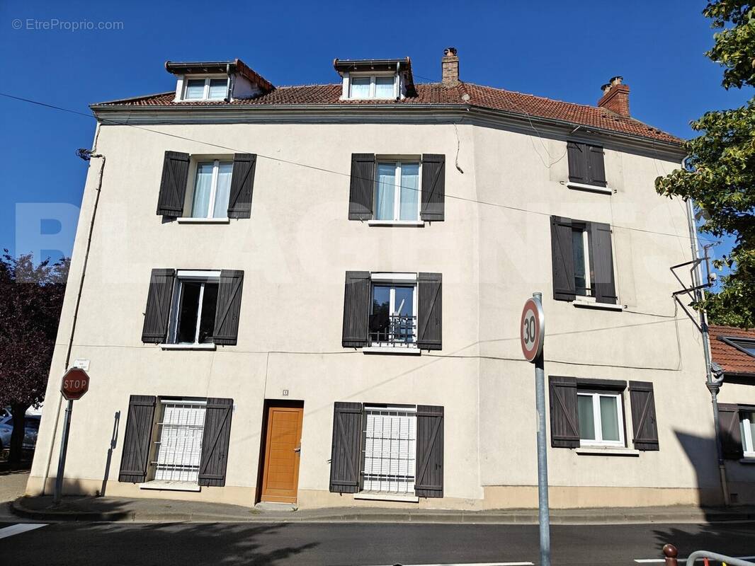 facade - Appartement à MONTLHERY