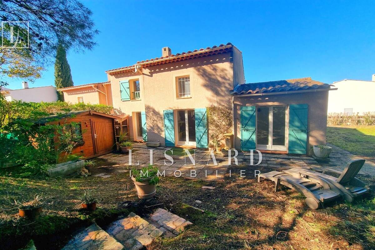 Maison à LA ROQUETTE-SUR-SIAGNE