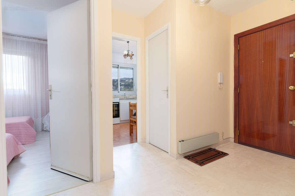 Appartement à MANDELIEU-LA-NAPOULE