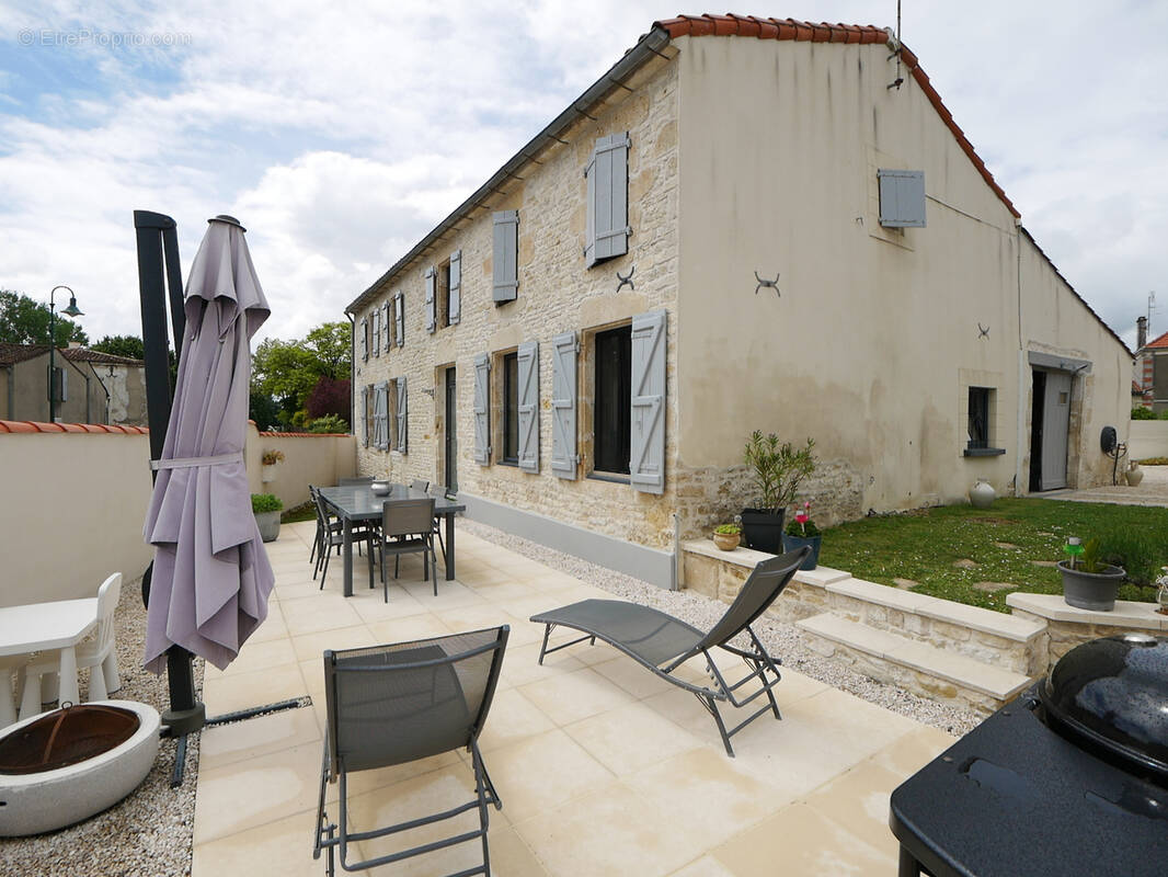 Maison à AIGREFEUILLE-D&#039;AUNIS