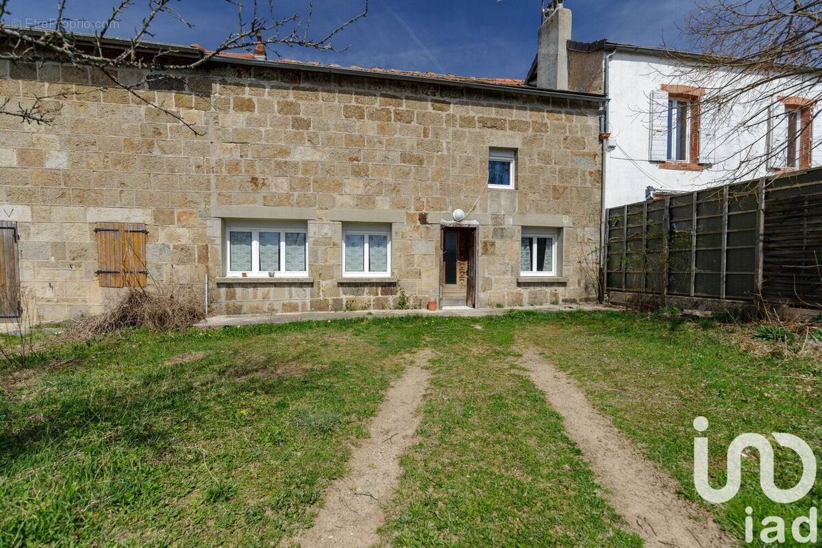 Photo 1 - Maison à SAINT-AGREVE