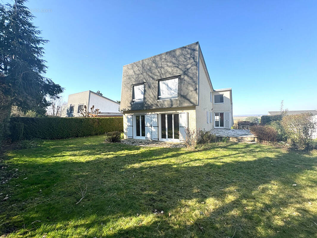 Maison à PLAISIR