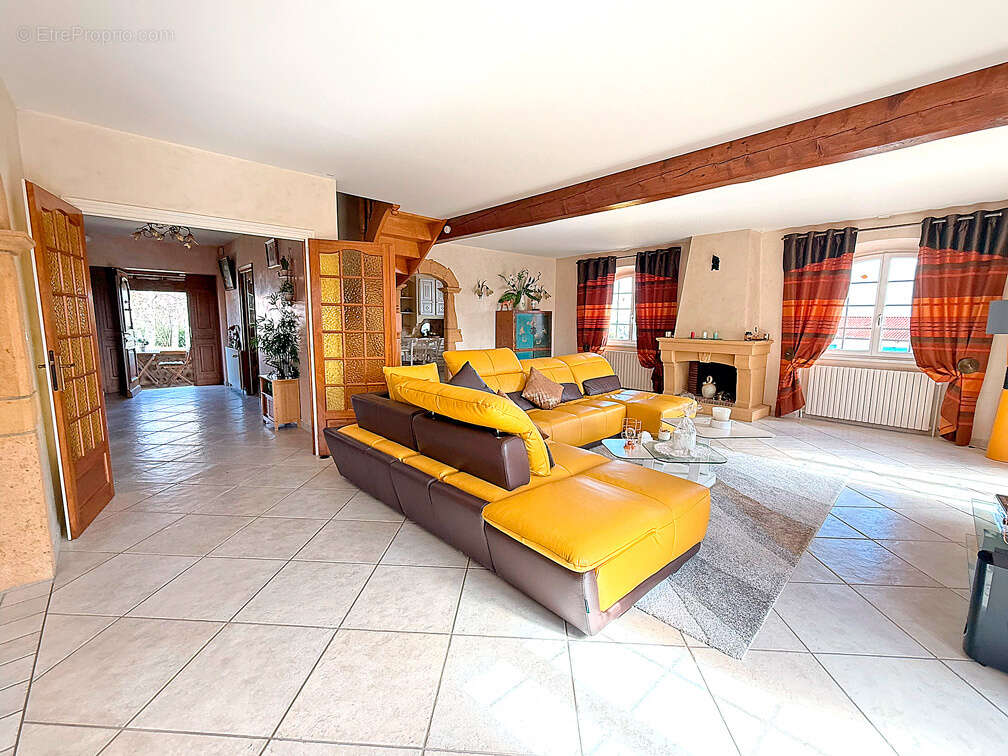 Maison à PONTCHARRA-SUR-TURDINE