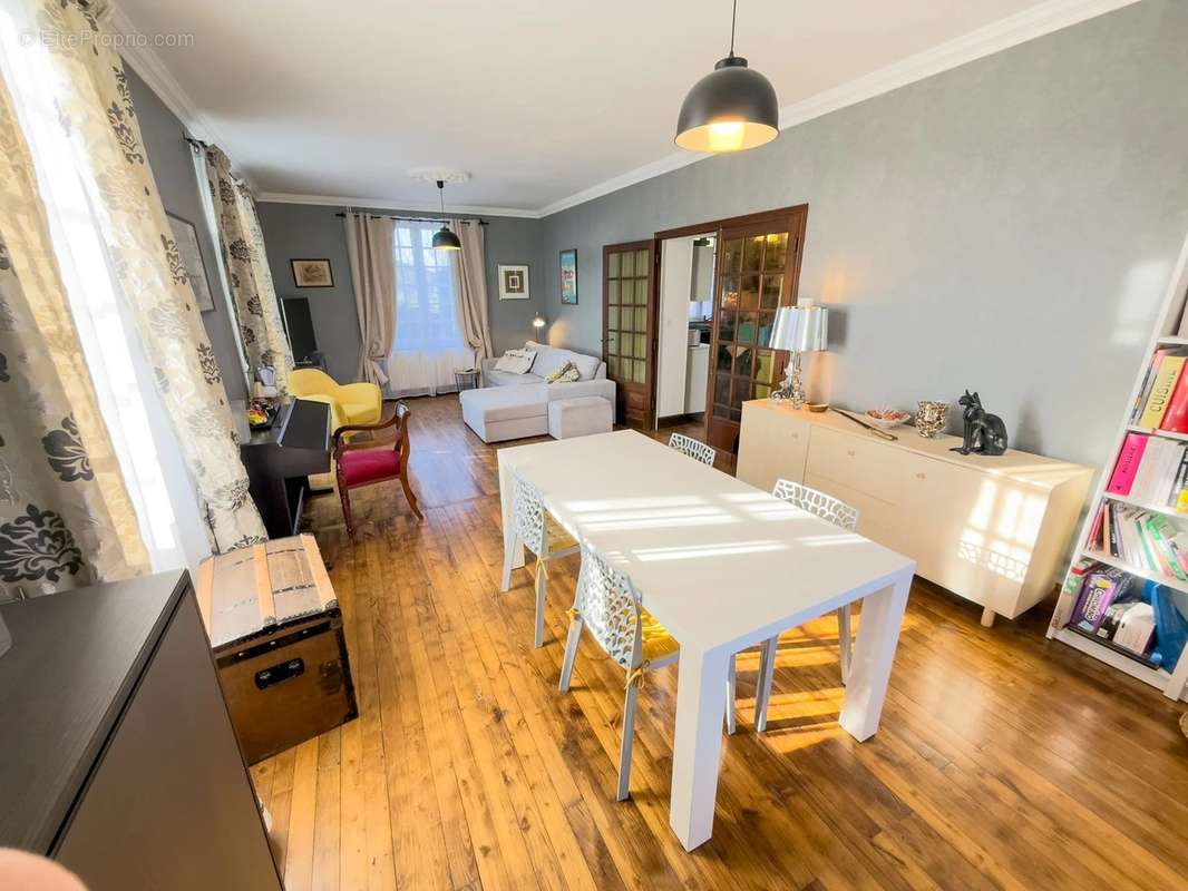 Maison à SARRAZAC