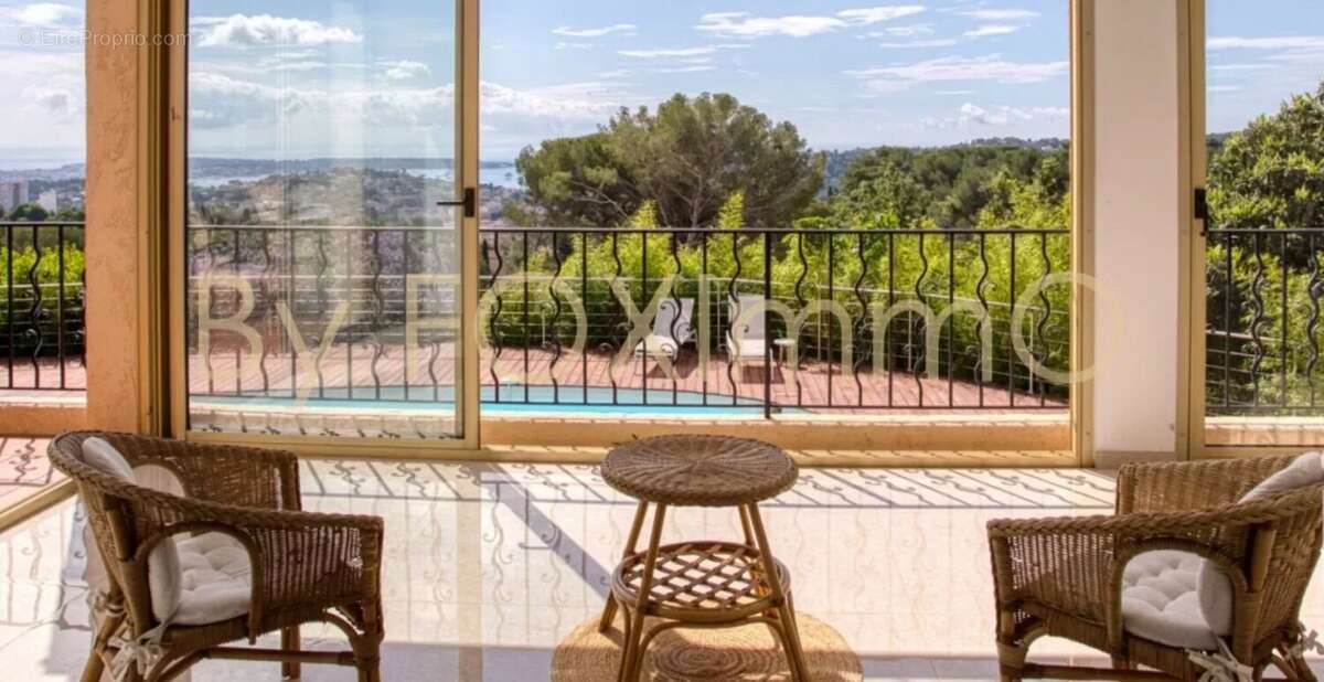 Maison à VALLAURIS