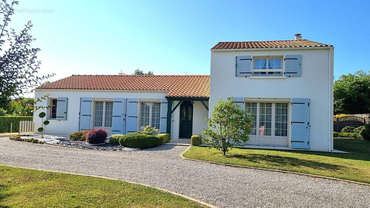 Maison à SAINT-FLORENT-DES-BOIS