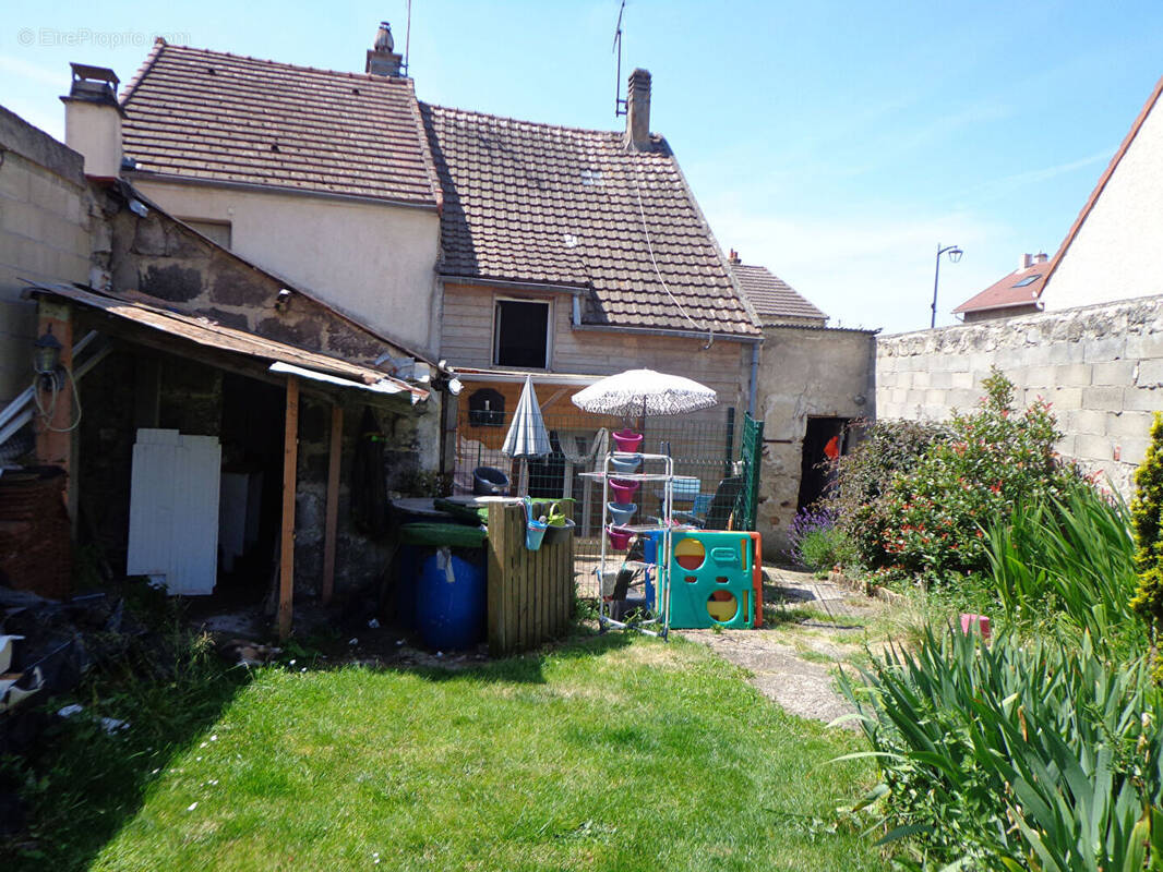 Maison à LE MESNIL-AMELOT