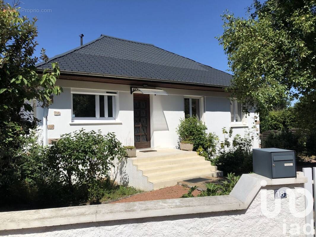 Photo 1 - Maison à CREUZIER-LE-VIEUX