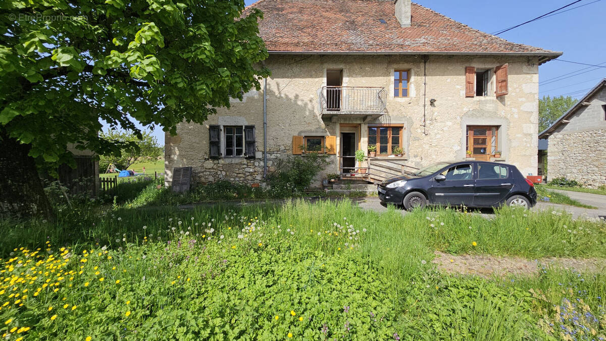 Maison à SAINT-GENIX-SUR-GUIERS