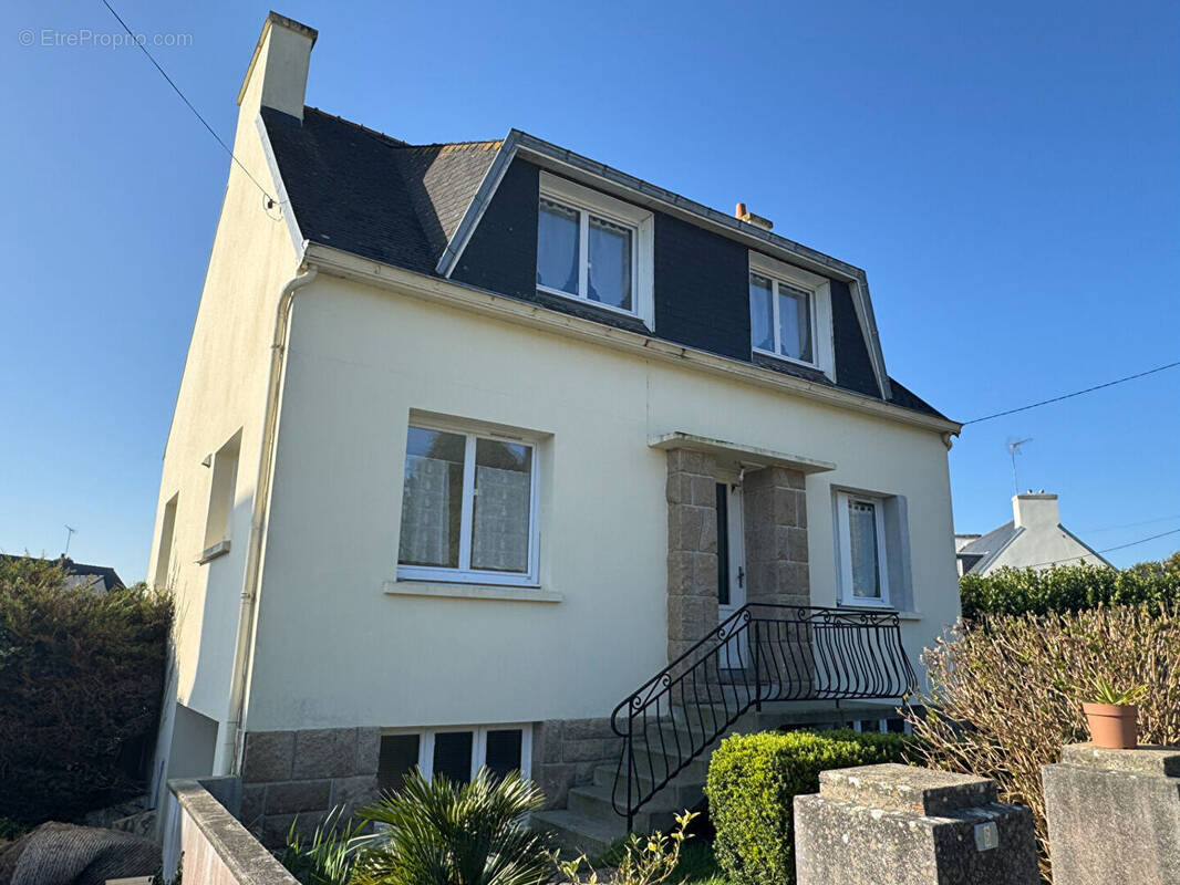 Maison à PLONEOUR-LANVERN
