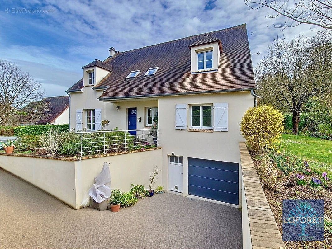 Maison à JANVILLE-SUR-JUINE