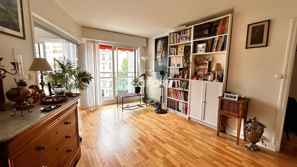 Appartement à PARIS-20E
