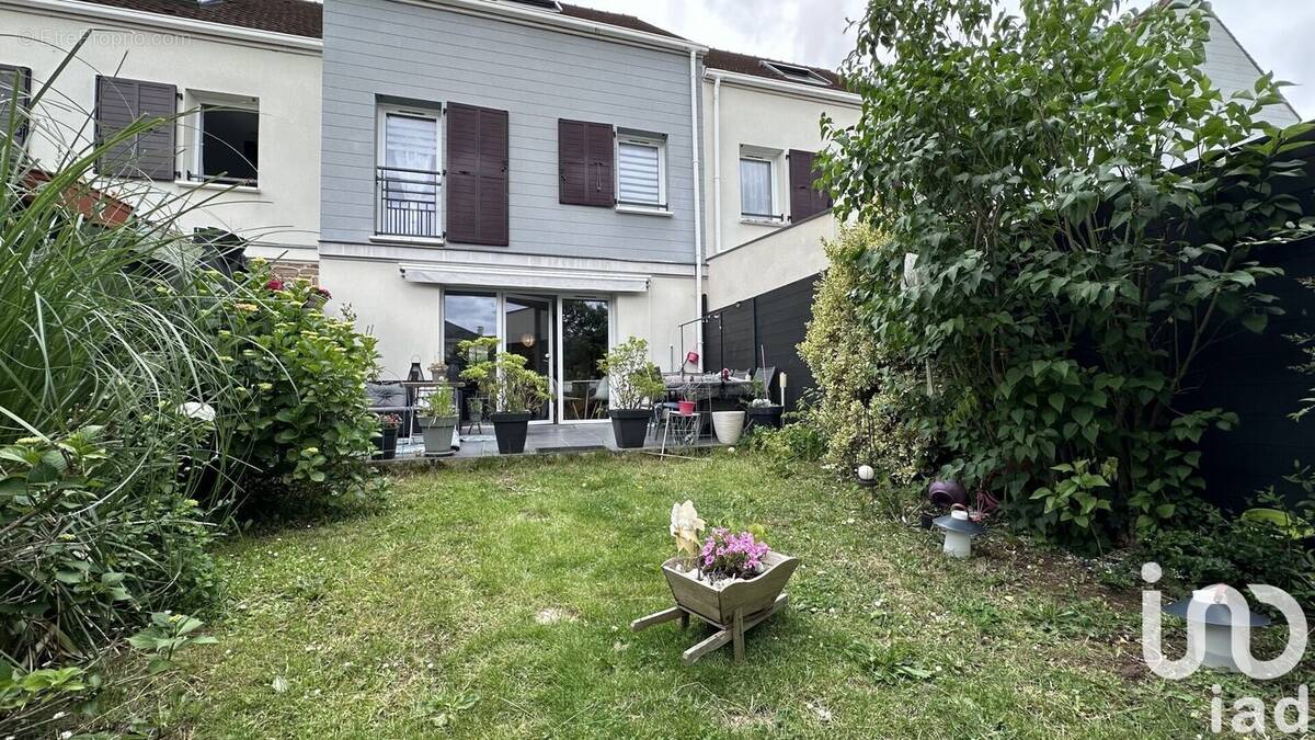 Photo 1 - Maison à ELANCOURT