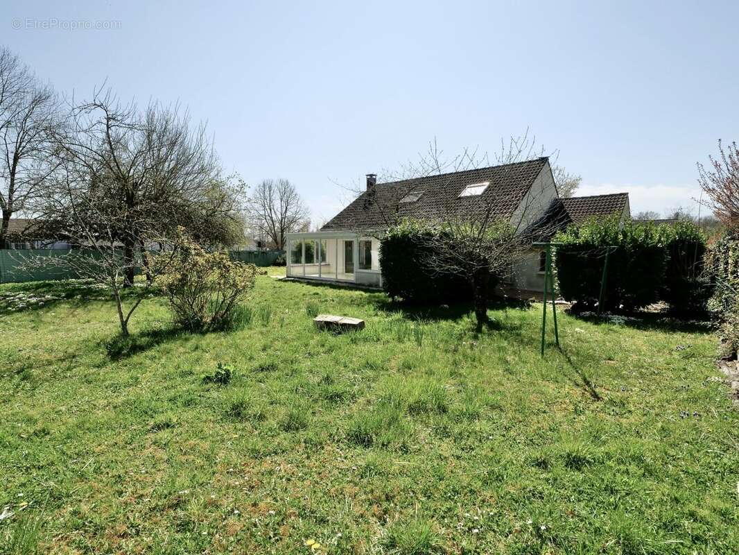 Maison à LE CHATELET-EN-BRIE