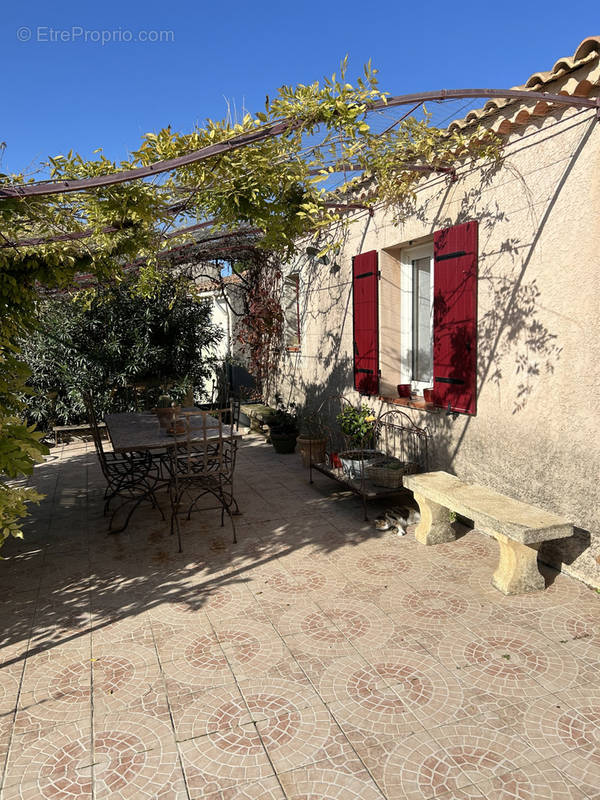 Maison à MOURIES