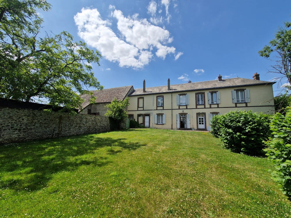 Maison à MEAUCE