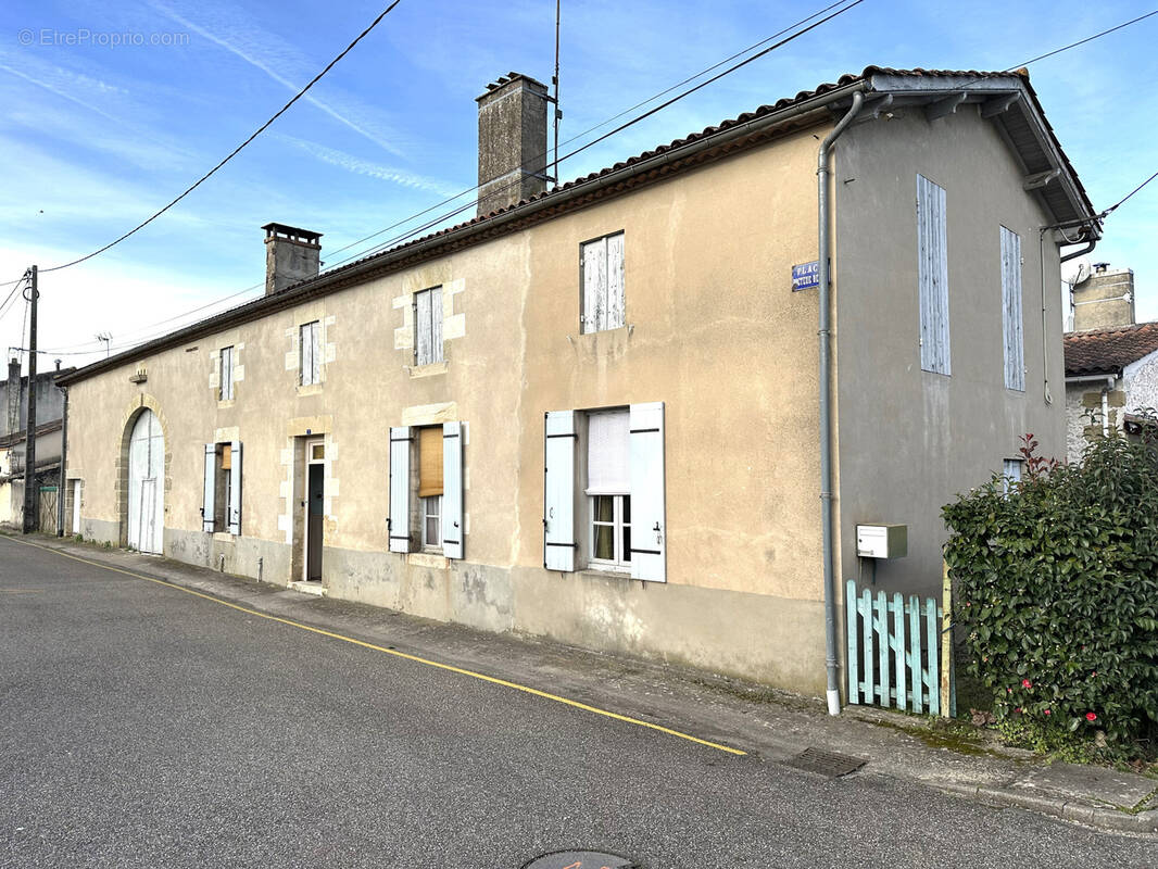 Maison à SAINTE-BAZEILLE