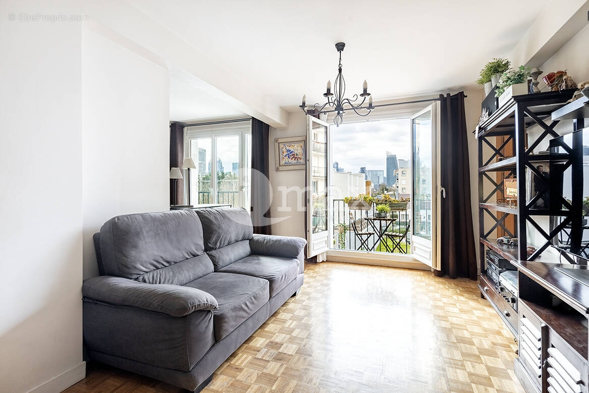 Appartement à COURBEVOIE
