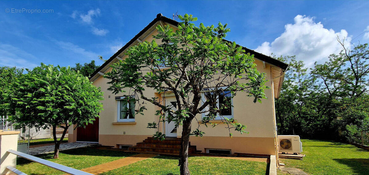 Maison à LAVAULT-SAINTE-ANNE