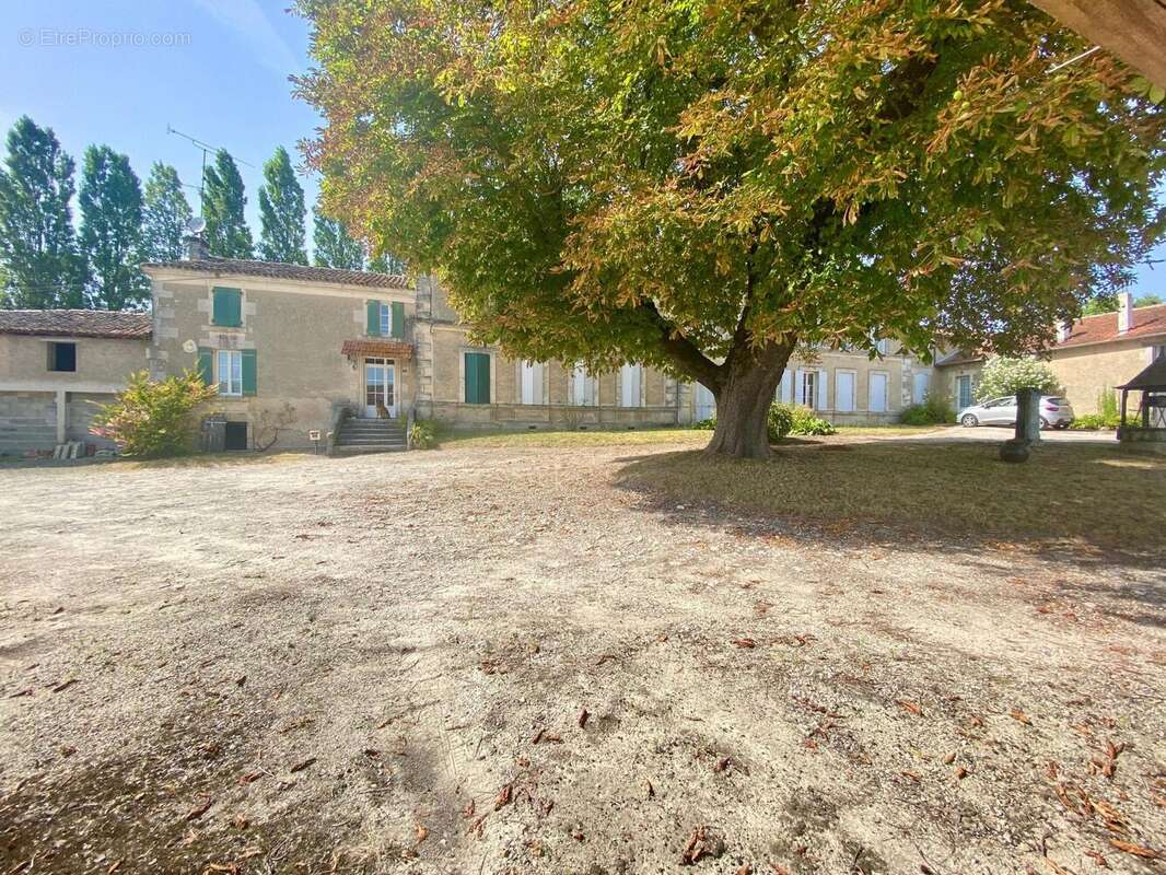 Photo 4 - Maison à CHALAIS