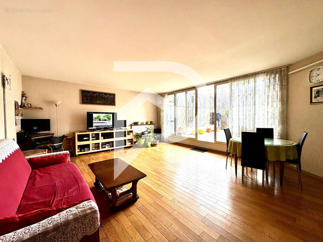 Appartement à ENGHIEN-LES-BAINS