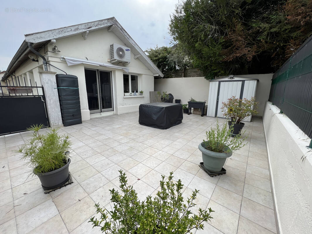 Appartement à LA CHAPELLE-SAINT-LUC