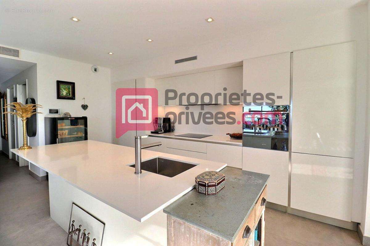 Appartement à SANARY-SUR-MER